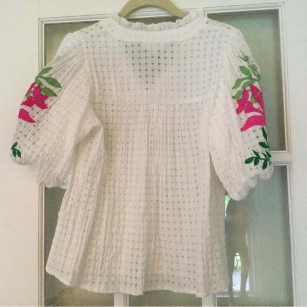NWT THML White Floral Embroidered Sleeve Top Blouse - Picture 8 of 8